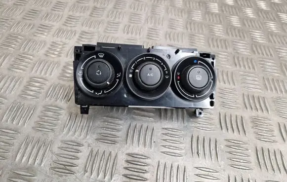 Peugeot 3008 I Air conditioning (A/C) switch 400017003