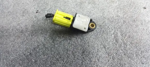Toyota Auris 150 Airbag deployment crash/impact sensor 8983102060 2028472851