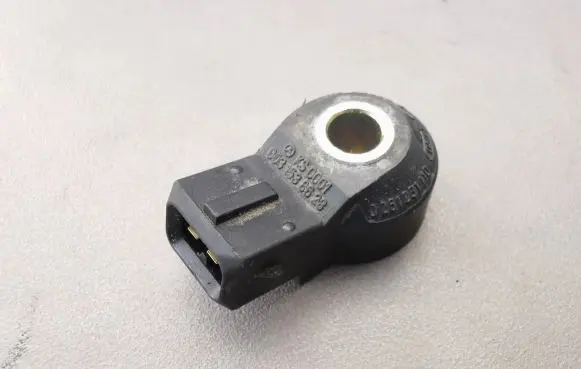 Mercedes-Benz CLK A209 C209 Detonation knock sensor 0031538628 0261231110