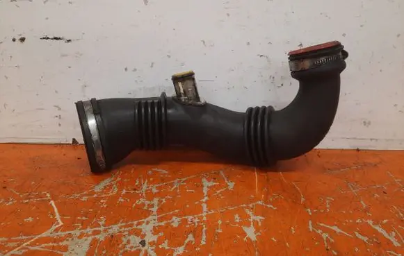 Peugeot Partner Air intake hose/pipe 9656953680