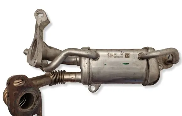 Renault Kadjar EGR valve cooler 147357324R 71590538D