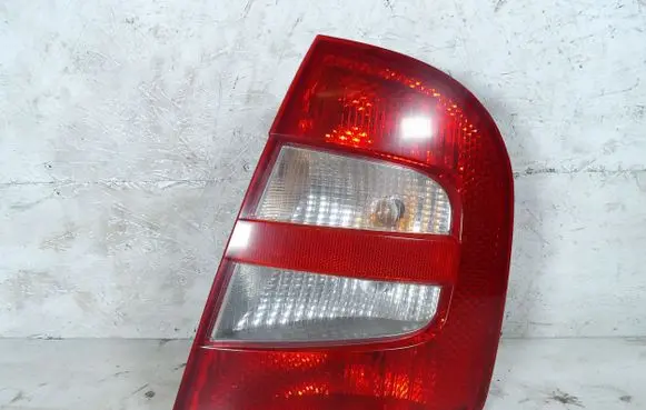 Skoda Fabia Mk1 (6Y) Rear/tail lights 6Y6945096