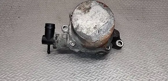 Renault Trafic III (X82) Vacuum pump