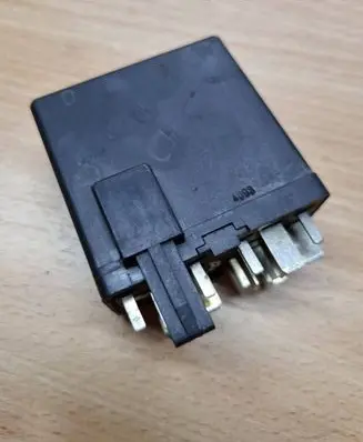 Volkswagen PASSAT B4 Other relay 357906123 05340200
