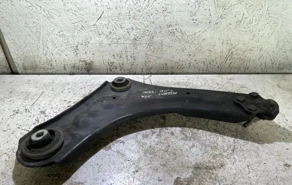 Renault Megane III Front lower control arm/wishbone