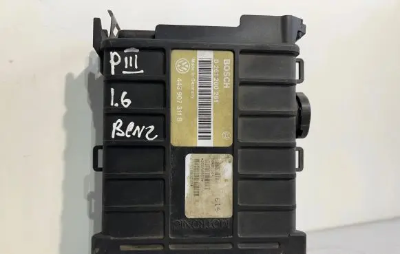 Volkswagen Golf III Engine control unit/module 443907311B 26SA0959 0261200261
