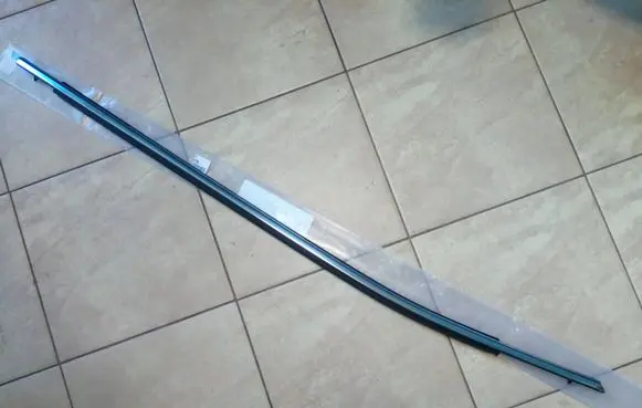 Toyota Camry VIII XV70 Front door trim (molding) 7571033170 NE68901