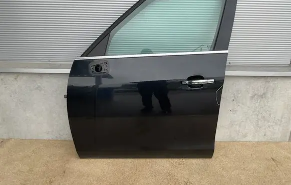 Opel Zafira C Front door