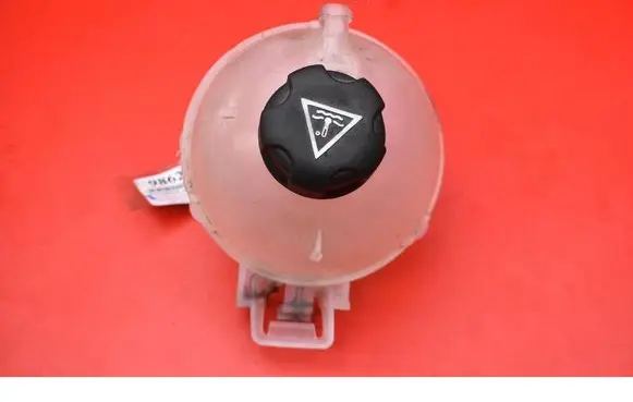 Peugeot 5008 Coolant expansion tank/reservoir 9850533480