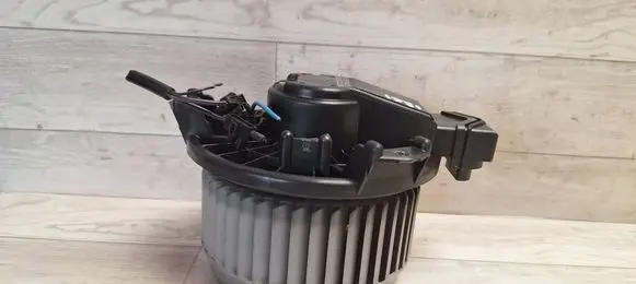 Toyota Yaris Heater fan/blower AV2727000311