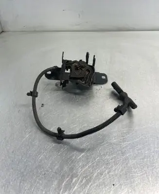 Volkswagen Golf IV Tie down hook / loop 8K083946