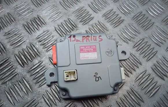 Toyota Prius (XW30) Battery control module 8989252011 1751007462