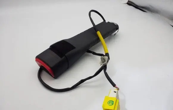 Opel Antara Front seatbelt 23106205