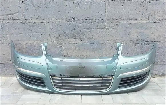 Volkswagen Jetta V Front bumper RGC6423
