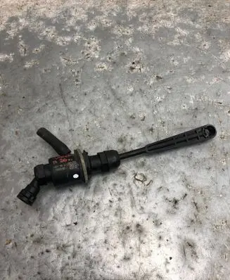 Renault Master III Clutch master cylinder 306106218R