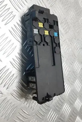 Mercedes-Benz R W251 Fuse module 2115452601