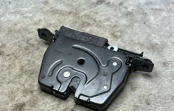 BMW 3 E90 E91 Rear glass lock/latch T1579 918064105