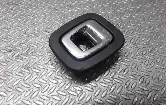 Citroen C5 Tie down hook / loop 