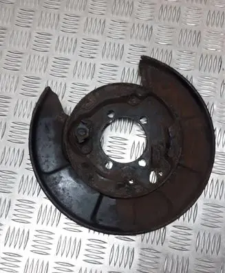 Toyota RAV 4 (XA30) Rear brake disc plate dust cover 