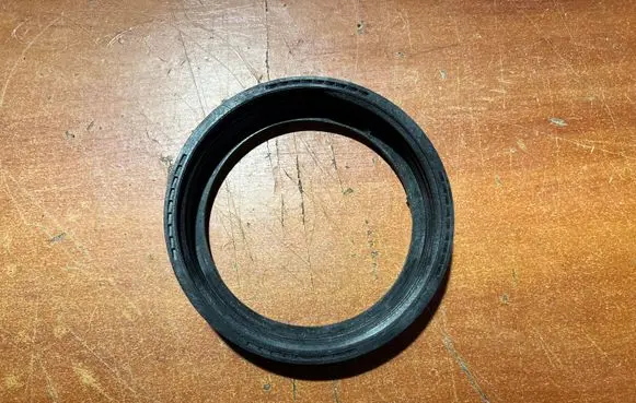 Mitsubishi Colt In tank fuel pump screw locking ring/nut 
