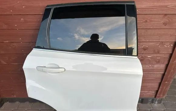 Ford Escape III Rear door