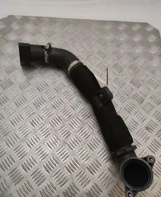 Volkswagen Tiguan Intercooler hose/pipe 04L145828G 04L131111M