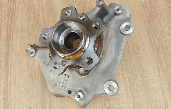 BMW 4 G22 G23 G24 G26 Front wheel hub spindle knuckle 6892509 6899175
