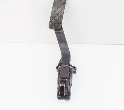 Volkswagen Tiguan Accelerator throttle pedal 5Q2723503D 6PV010621
