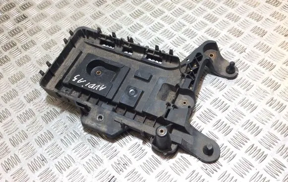Audi A3 S3 A3 Sportback 8P Battery tray 1K0915333