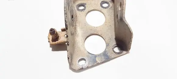 Volkswagen Golf IV Bracket in trunk/boot 