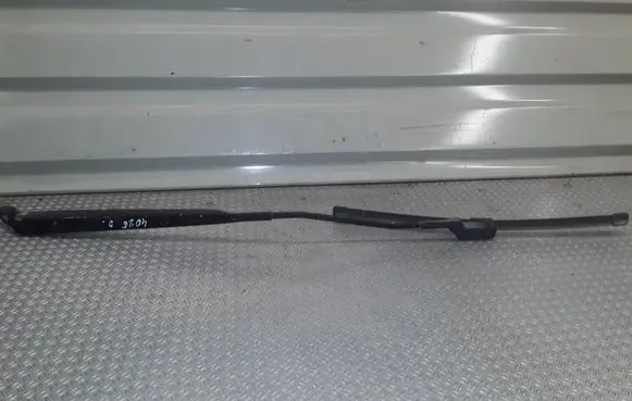 Windshield/front glass wiper blade