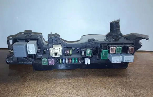 Toyota Avensis T250 Fuse box set NOCODE