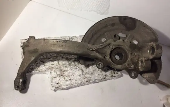 Audi A8 S8 D3 4E Front wheel hub spindle knuckle 4E0257
