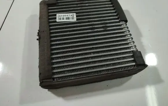Mazda 3 I A/C cooling radiator (condenser)
