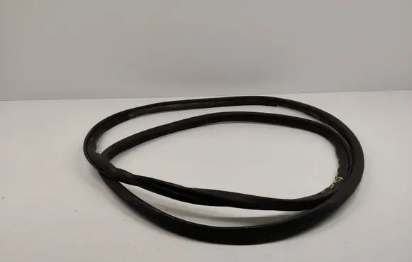 Mercedes-Benz X-class W470 Rear door rubber seal (on body) 