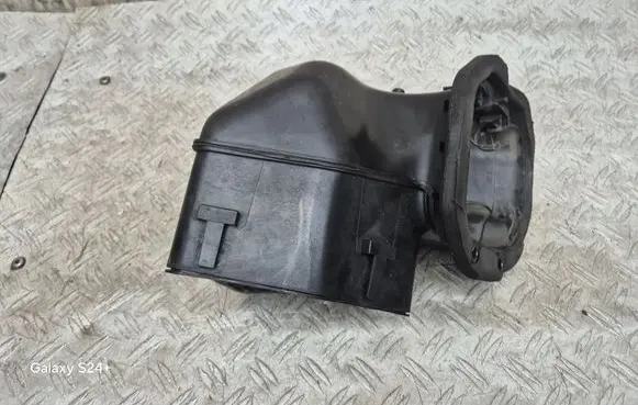Audi Q7 4L Air intake duct part 7L0819049A