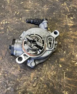 Peugeot 308 Vacuum pump 1c11005c