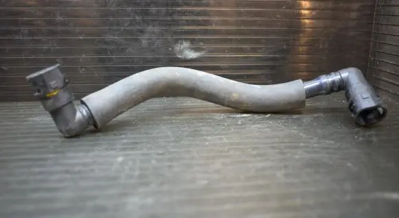 Mazda CX-7 Engine coolant pipe/hose