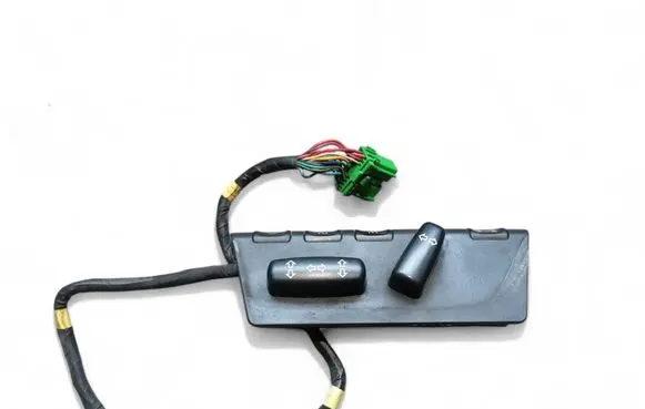 Volvo V70 Seat control switch 39980245