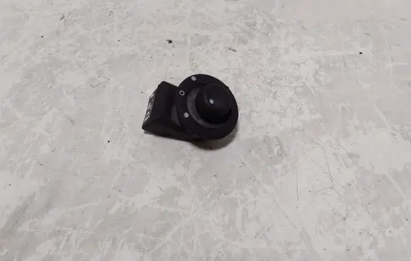 Wing mirror switch