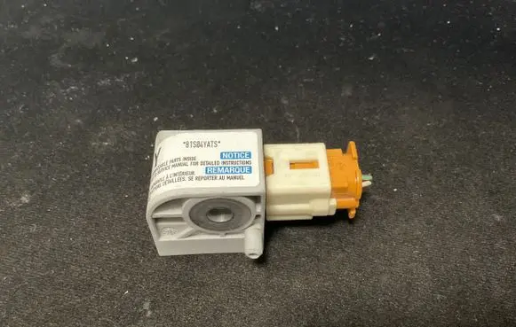 Suzuki SX4 Airbag deployment crash/impact sensor 3893080J10000 04070112 5WK43662