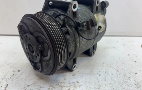 Volvo XC90 Air conditioning (A/C) compressor (pump) 8708581