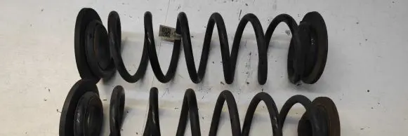 Hyundai Kona I Rear coil spring 55335J9010