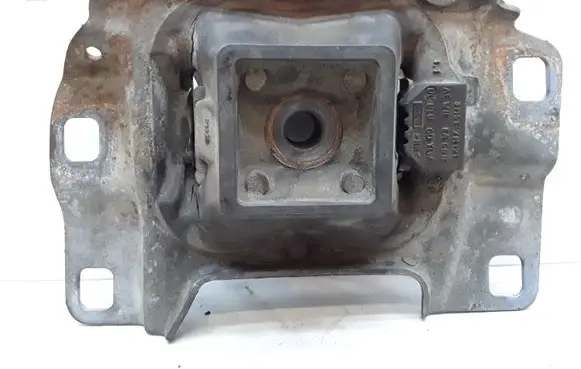 Volvo V50 Engine mount bracket 3M517M121