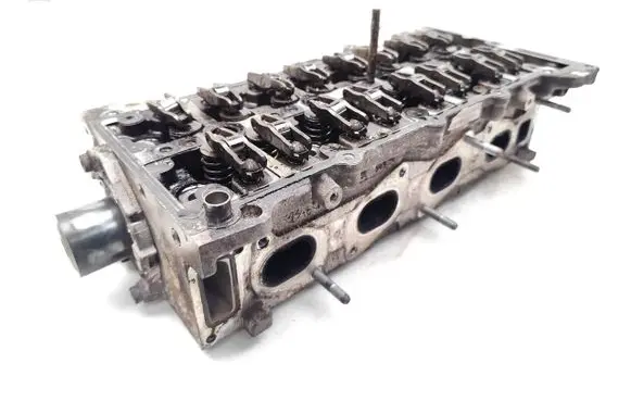 Opel Zafira B Engine head 55571949
