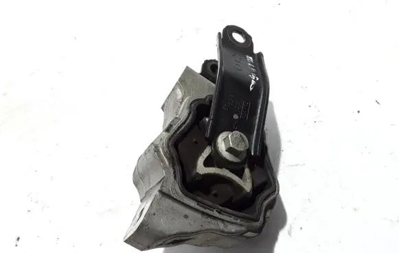Volvo XC60 Engine mount bracket 31330138