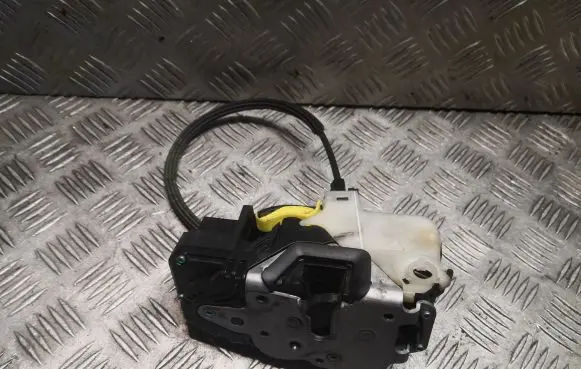 Opel Insignia A Coupe door lock (next to the handle) 13503149HK