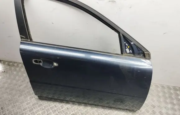 Volvo V70 Front door