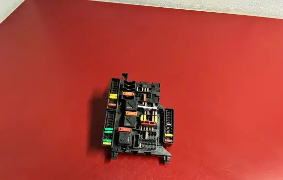 BMW X1 F48 F49 Fuse box set 9360501 61149360501