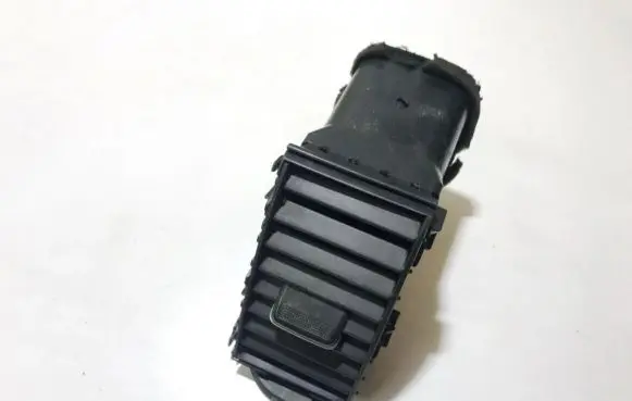 Toyota Prius (XW20) Dash center air vent grill 5506147010 55061-47010